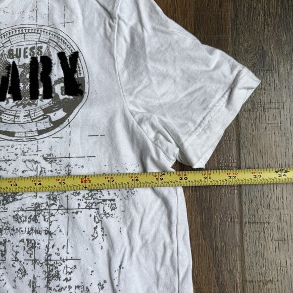 Guess Mens Graphic T-Shirt L White Legendary 1981 Distressed Streetwear Tee - Picture 6 of 6